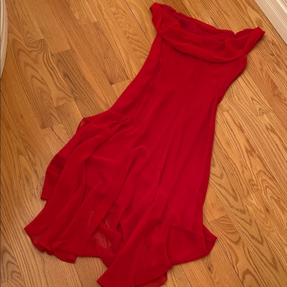 Chic Red High-Low Dress 💃 - Picture 4 of 5